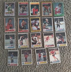 (132) DIFFERENT VINTAGE HOCKEY CARDS. HOF AND STAR PLAYERS. PLEASE LOOK. EX-NM.